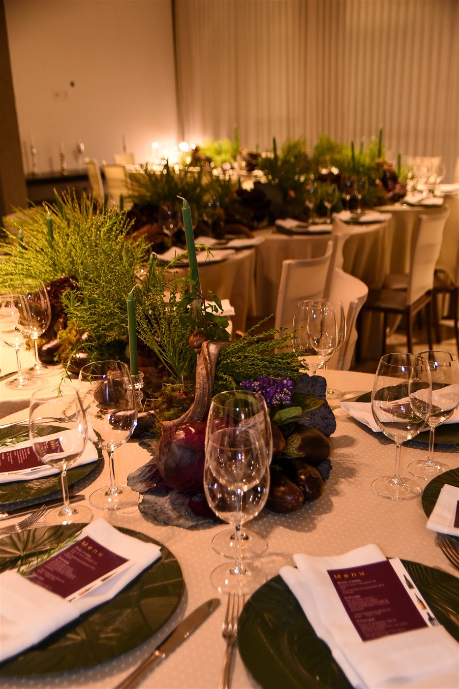 Mesa decorada em jantar da Confraria à Mesa